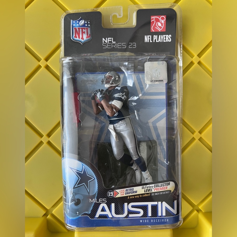 McFarlane Toys McFarlane NFL Series 23 Miles Austin Figure - Picture 2 of 5